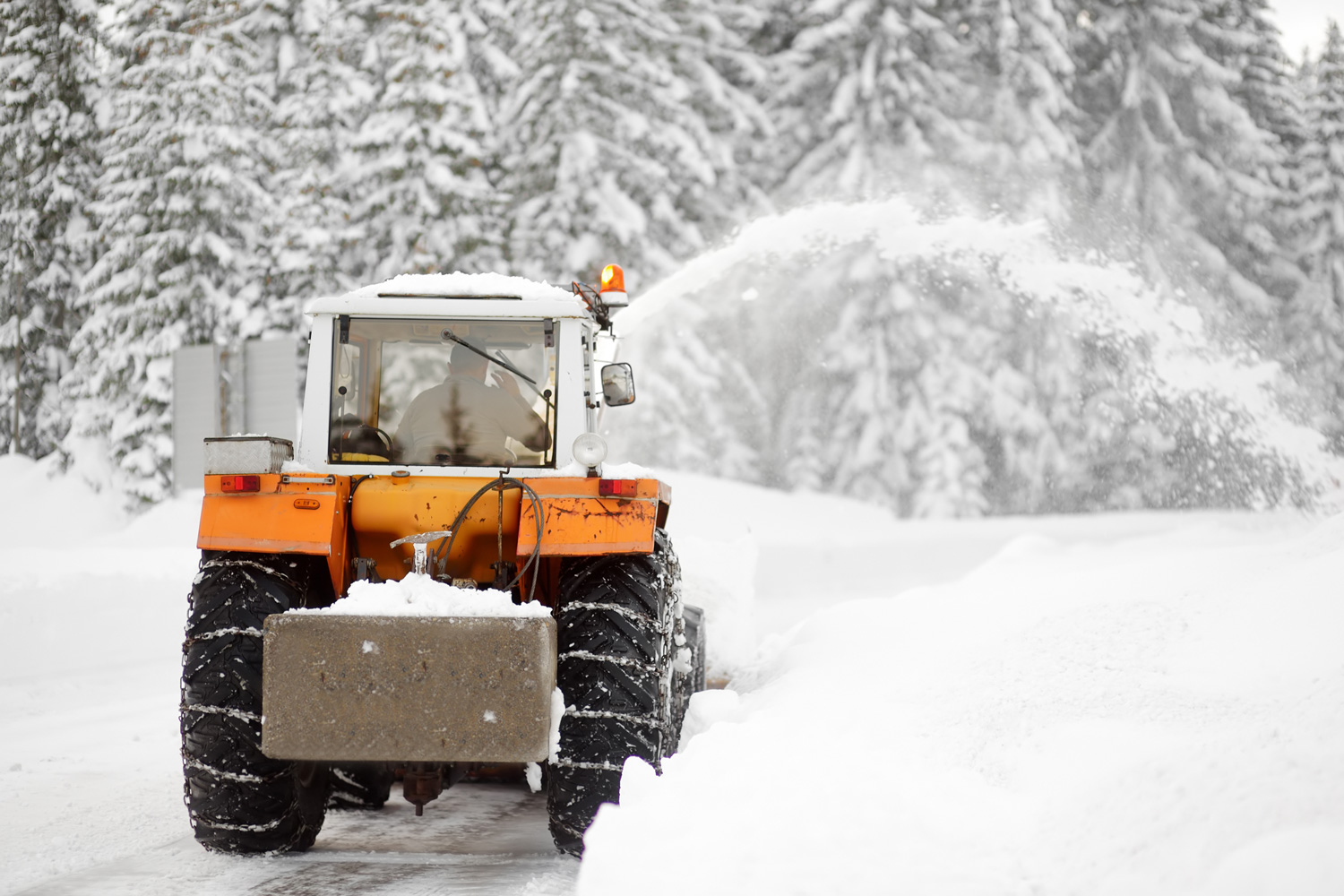 Effektiv snørydding i Drammen for lastebiler og maskiner - brøyting drammen